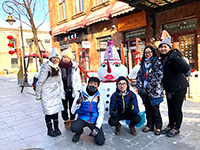 Students from the South with snowman from the Baroque period (Photo credit: Wing Wing Cui; Programme host: Harbin Institute of Technology)